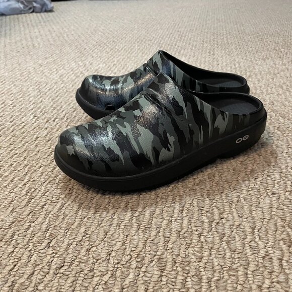 OOFOS OOcloog - Gray Camo Print Recovery Clog -  Womens Size 8 - Picture 4 of 8